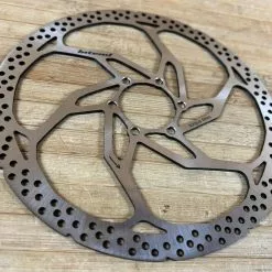 Intend Massive Disc / Bremsscheibe 180mm / 2.3mm -Neatflow Verkäufe IMG 8349 c484e97a 1bec 4c76 97d8 122e1c40bbb6