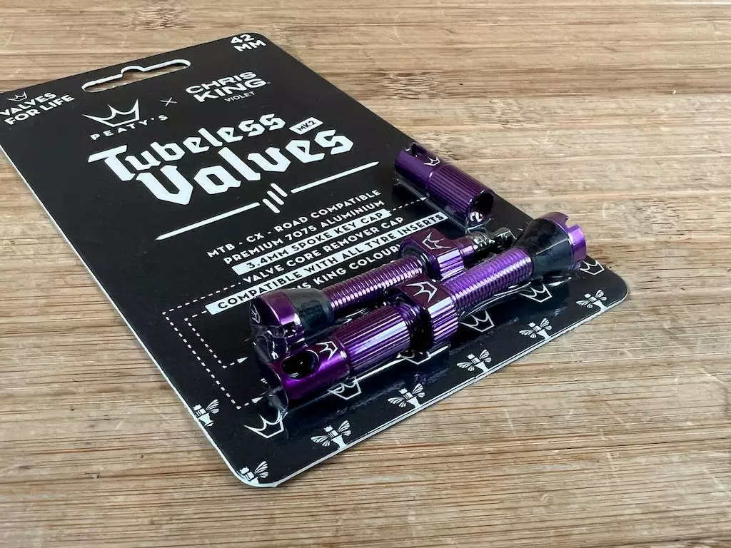 Peaty's Tubeless Ventile MK2 42mm Violet 4 Peaty's Tubeless Ventile MK2 42mm Violet – Bild 2
