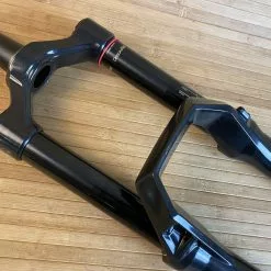 Rock-shox RockShox ZEB R 2021 180mm 27,5" Debon Air Federgabel Schwarz -Neatflow Verkäufe IMG 8843 scaled