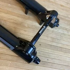 Rock-shox RockShox ZEB R 2021 180mm 27,5" Debon Air Federgabel Schwarz -Neatflow Verkäufe IMG 8844 scaled