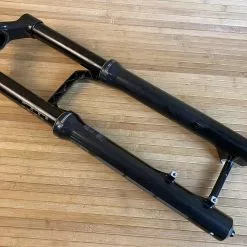 Rock-shox RockShox ZEB R 2021 180mm 27,5" Debon Air Federgabel Schwarz -Neatflow Verkäufe IMG 8845 scaled