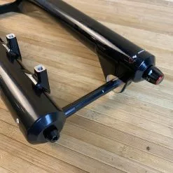 Rock-shox RockShox ZEB R 2021 180mm 27,5" Debon Air Federgabel Schwarz -Neatflow Verkäufe IMG 8846 scaled