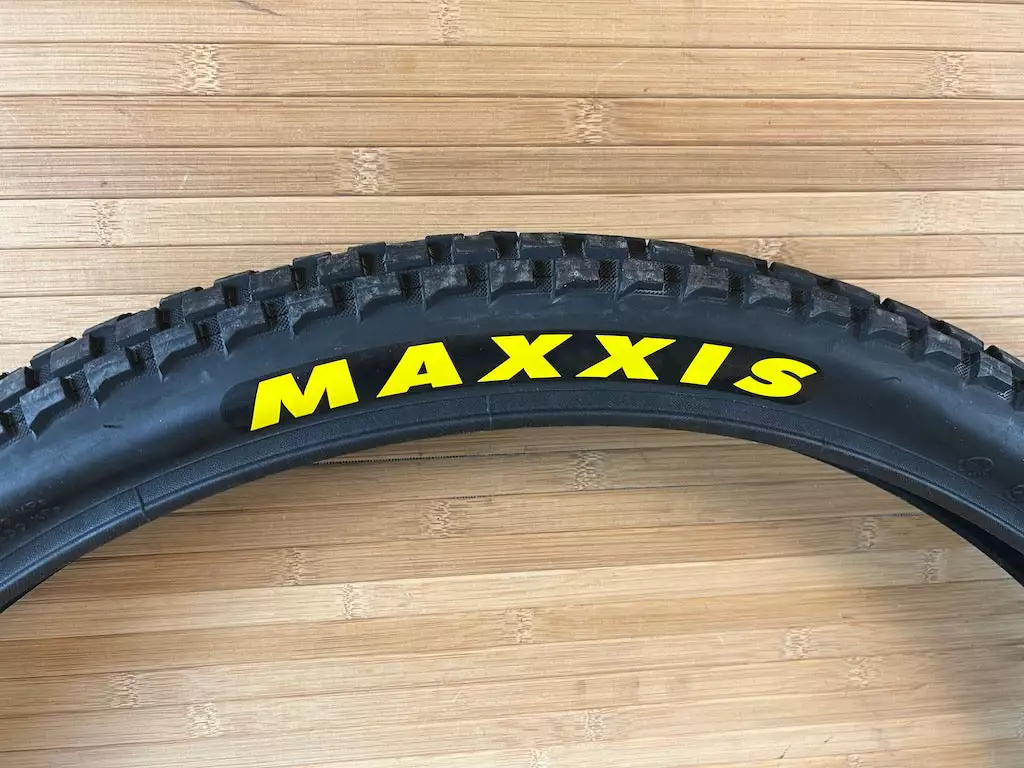Maxxis Holy Roller Reifen 26 X 2.4 MaxxPro 60TPI Single Ply 5 Maxxis Holy Roller Reifen 26 X 2.4 MaxxPro 60TPI Single Ply – Bild 3