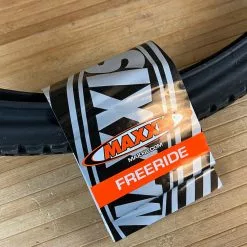 Maxxis Holy Roller Reifen 26 X 2.4 MaxxPro 60TPI Single Ply 12 Maxxis Holy Roller Reifen 26 X 2.4 MaxxPro 60TPI Single Ply -Neatflow Verkäufe IMG 8858