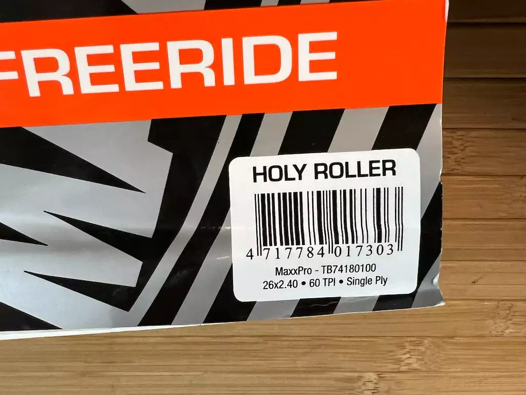 Maxxis Holy Roller Reifen 26 X 2.4 MaxxPro 60TPI Single Ply 8 Maxxis Holy Roller Reifen 26 X 2.4 MaxxPro 60TPI Single Ply – Bild 6