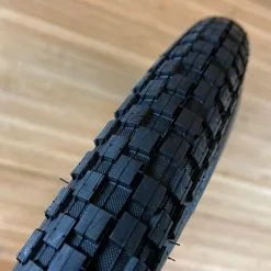 Maxxis Holy Roller Reifen 26 X 2.2 60TPI -Neatflow Verkäufe IMG 8863