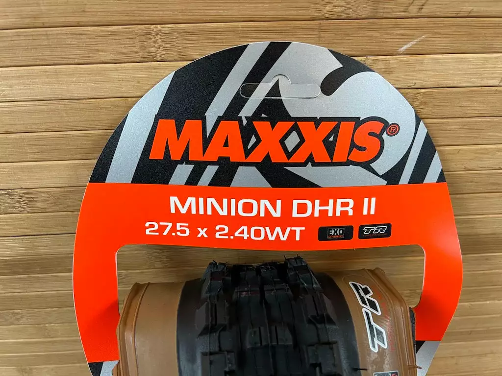 Maxxis Minion DHR II Tanwall Reifen 27.5 X 2.4 EXO TR 5 Maxxis Minion DHR II Tanwall Reifen 27.5 X 2.4 EXO TR – Bild 3