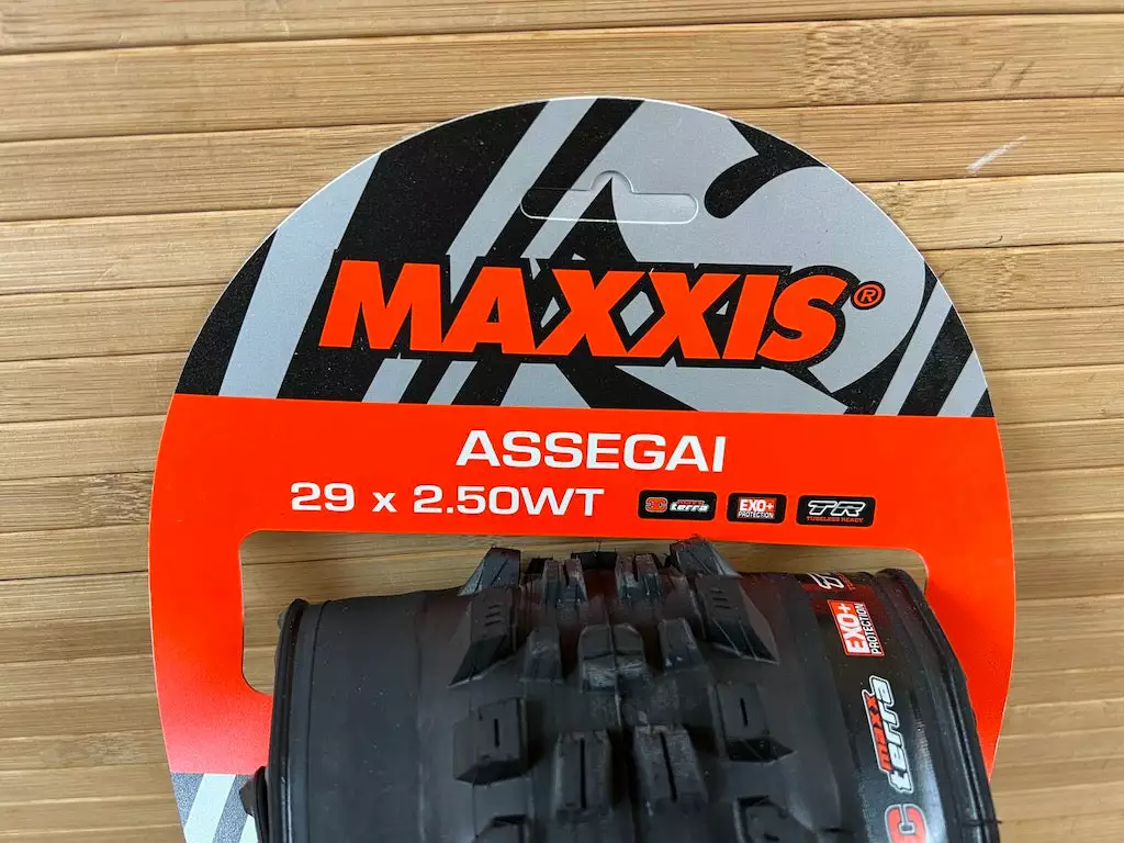 Maxxis Assegai Reifen 29 X 2.5 EXO+ TR 3C Maxx Terra 5 Maxxis Assegai Reifen 29 X 2.5 EXO+ TR 3C Maxx Terra – Bild 3