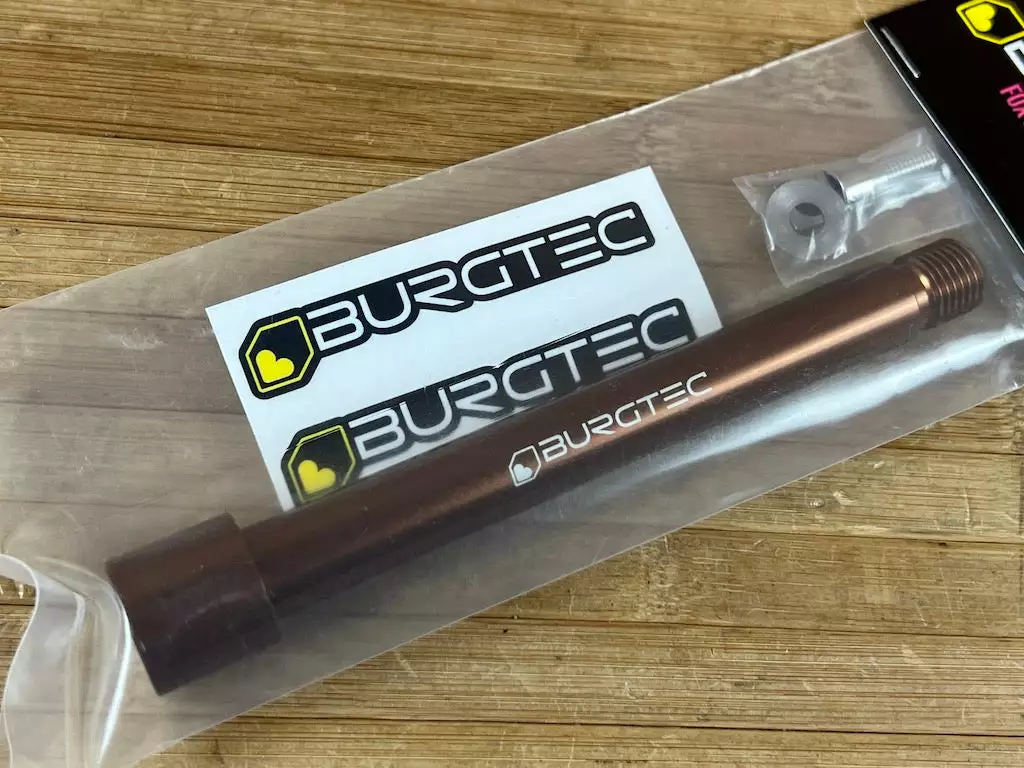 Burgtec FOX Boost Achse / Axle 2021+ Kash Bronze 4 Burgtec FOX Boost Achse / Axle 2021+ Kash Bronze – Bild 2