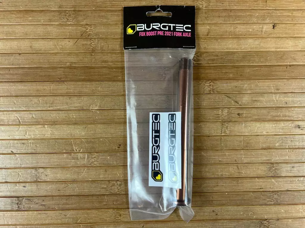 Burgtec FOX Boost Achse / Axle PRE 2021 Kash Bronze 3 Burgtec FOX Boost Achse / Axle PRE 2021 Kash Bronze