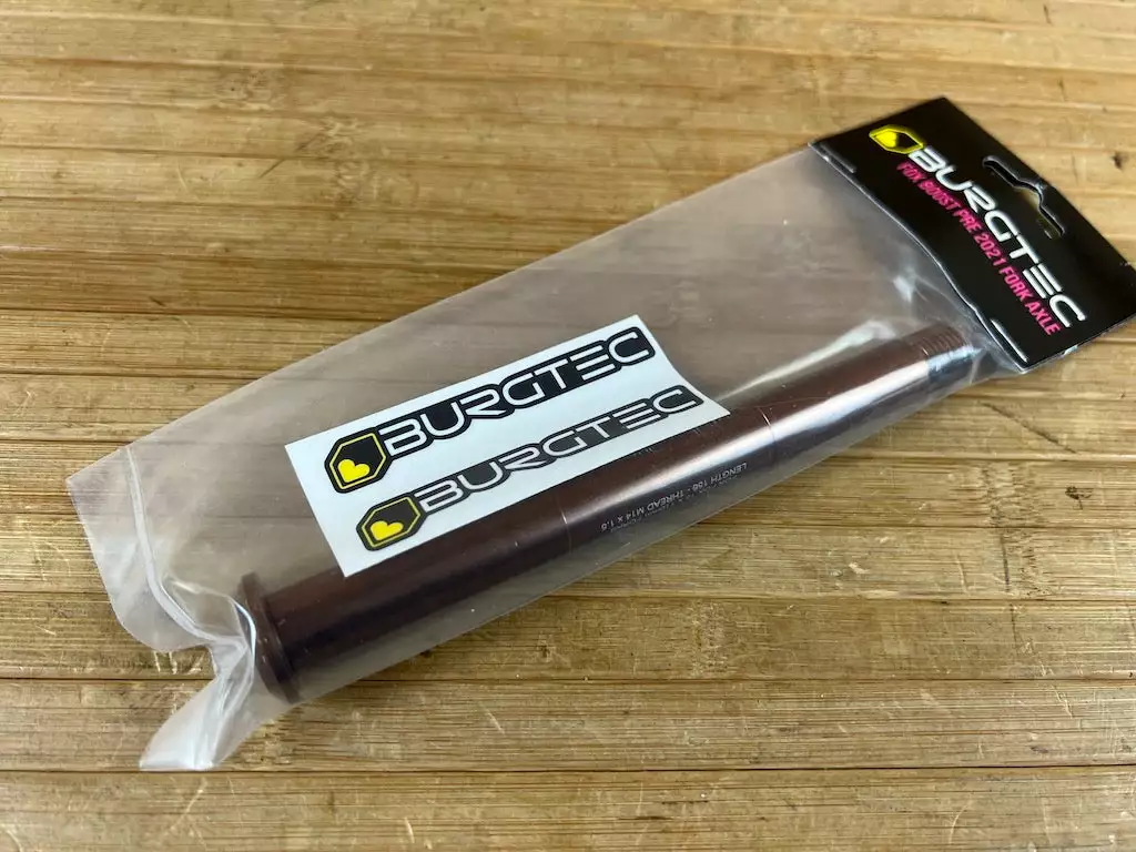 Burgtec FOX Boost Achse / Axle PRE 2021 Kash Bronze 4 Burgtec FOX Boost Achse / Axle PRE 2021 Kash Bronze – Bild 2