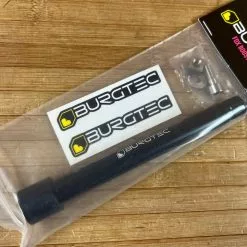 Burgtec FOX Boost Achse / Axle 2021+ Black -Neatflow Verkäufe IMG 9171 a791a992 2e70 424b bbe8 da65ab5f679f