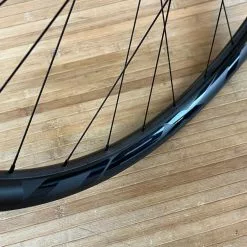 Race Face Next R 31 Carbon Vorderrad VR 29" Boost Schwarz 24 Race Face Next R 31 Carbon Vorderrad VR 29" Boost Schwarz -Neatflow Verkäufe IMG 9233 64d615a2 0a3e 4eb8 bfbe 05419ddc6d82