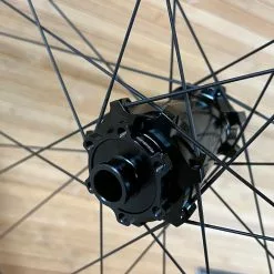 Race Face Next R 31 Carbon Vorderrad VR 29" Boost Schwarz 21 Race Face Next R 31 Carbon Vorderrad VR 29" Boost Schwarz -Neatflow Verkäufe IMG 9236 84b57c72 bdea 4601 96fd dd8f9056636b