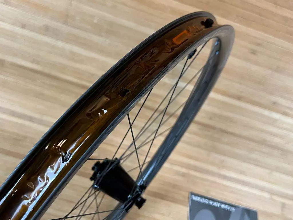 Race Face Next R 31 Carbon Vorderrad VR 29" Boost Schwarz 7 Race Face Next R 31 Carbon Vorderrad VR 29" Boost Schwarz – Bild 5