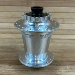 Race Face Vault VR Nabe Boost 110x15 32 Loch Silber -Neatflow Verkäufe IMG 9567 3242b245 31c8 4d04 8b36 7938a3ed25f0