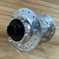 Race Face Vault VR Nabe Boost 110x15 32 Loch Silber -Neatflow Verkäufe IMG 9571 e77a3260 aa6c 4a9e 898e 8ebdd9c88118