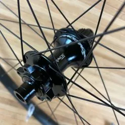 Race Face Aeffect R 30 Hinterrad HR 29" Boost Schwarz Microspline -Neatflow Verkäufe IMG 9693 85866797 25b7 4865 bc7f 3610e7bbffc5