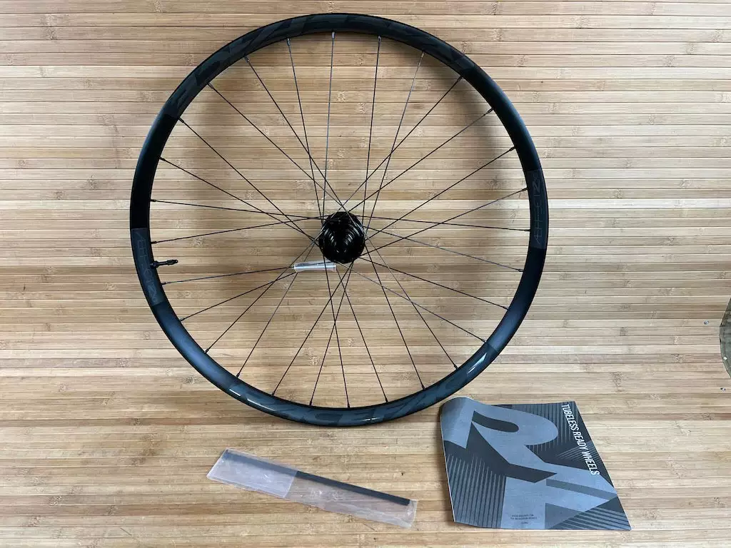 Race Face Aeffect R 30 Hinterrad HR 27,5" Super Boost Schwarz 157 X 12mm 3 Race Face Aeffect R 30 Hinterrad HR 27,5" Super Boost Schwarz 157 X 12mm