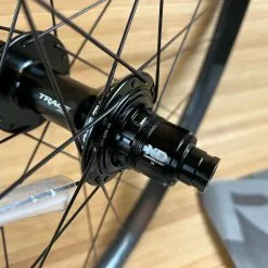 Race Face Aeffect R 30 Hinterrad HR 27,5" Super Boost Schwarz 157 X 12mm 16 Race Face Aeffect R 30 Hinterrad HR 27,5" Super Boost Schwarz 157 X 12mm -Neatflow Verkäufe IMG 9699 6641a047 ae85 4954 971e 65293ab579b9